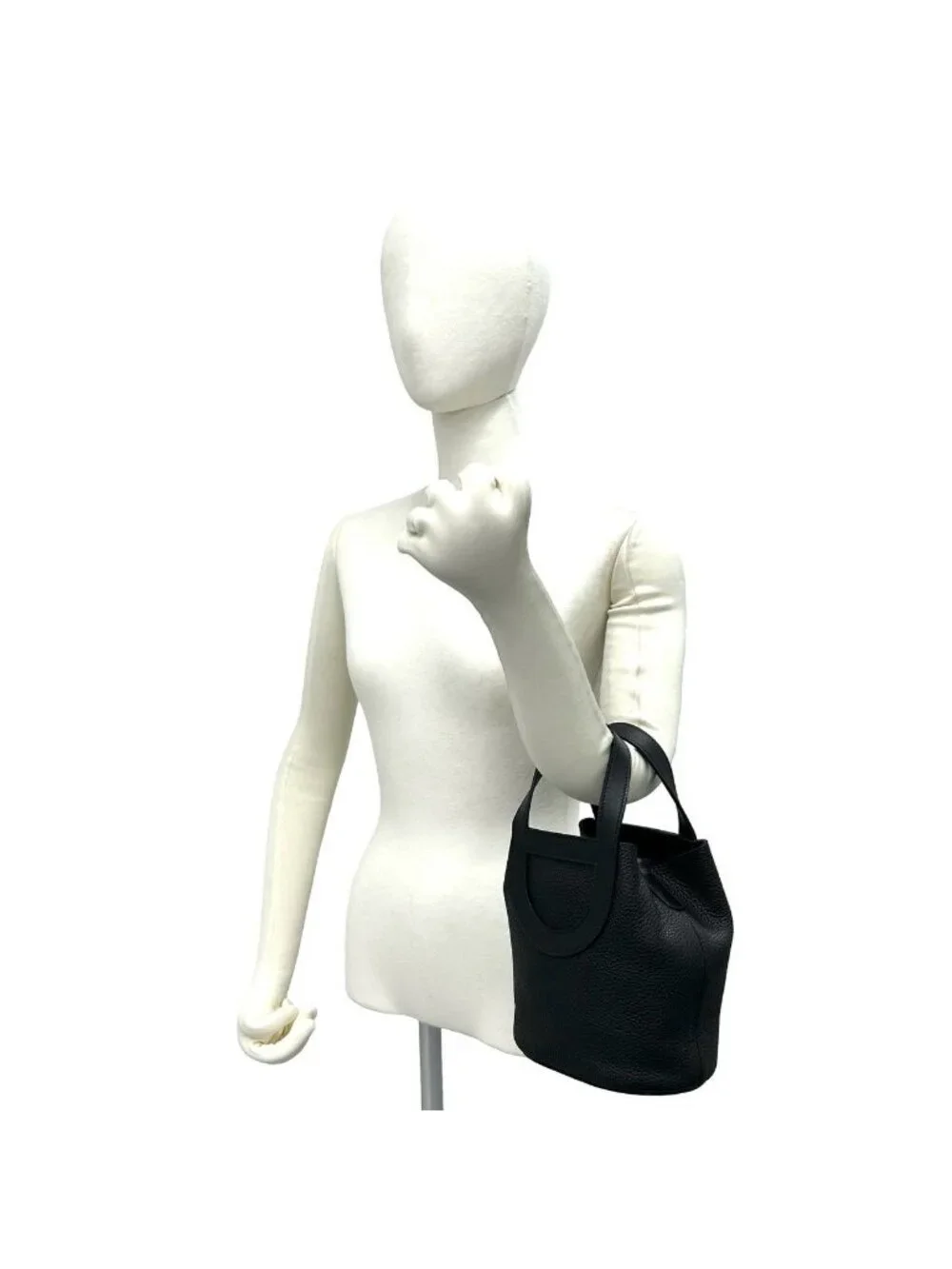 Hermes in the Loop 18 Taurillon Clemence Veau Handbag Black